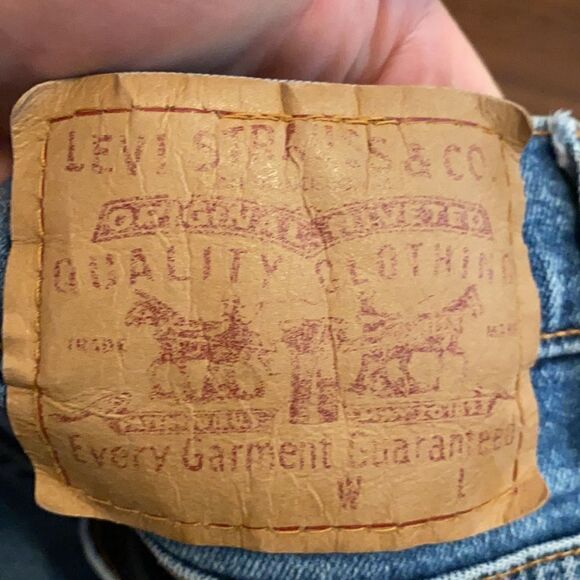 Vintage Levi’s Denim Distressed Man Made Cutoff Raw Hem Shorts - Picture 11 of 13